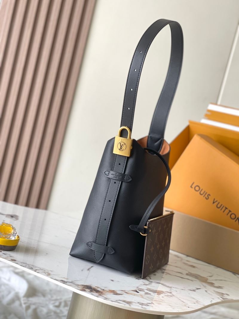 Louis Vuitton Hobo Bags